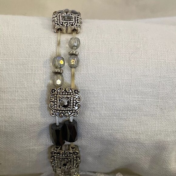 Mixed Metal & Crystal Stretch Magnetic Bracelet - Unbranded Costume Jewlery - Picture 5 of 9